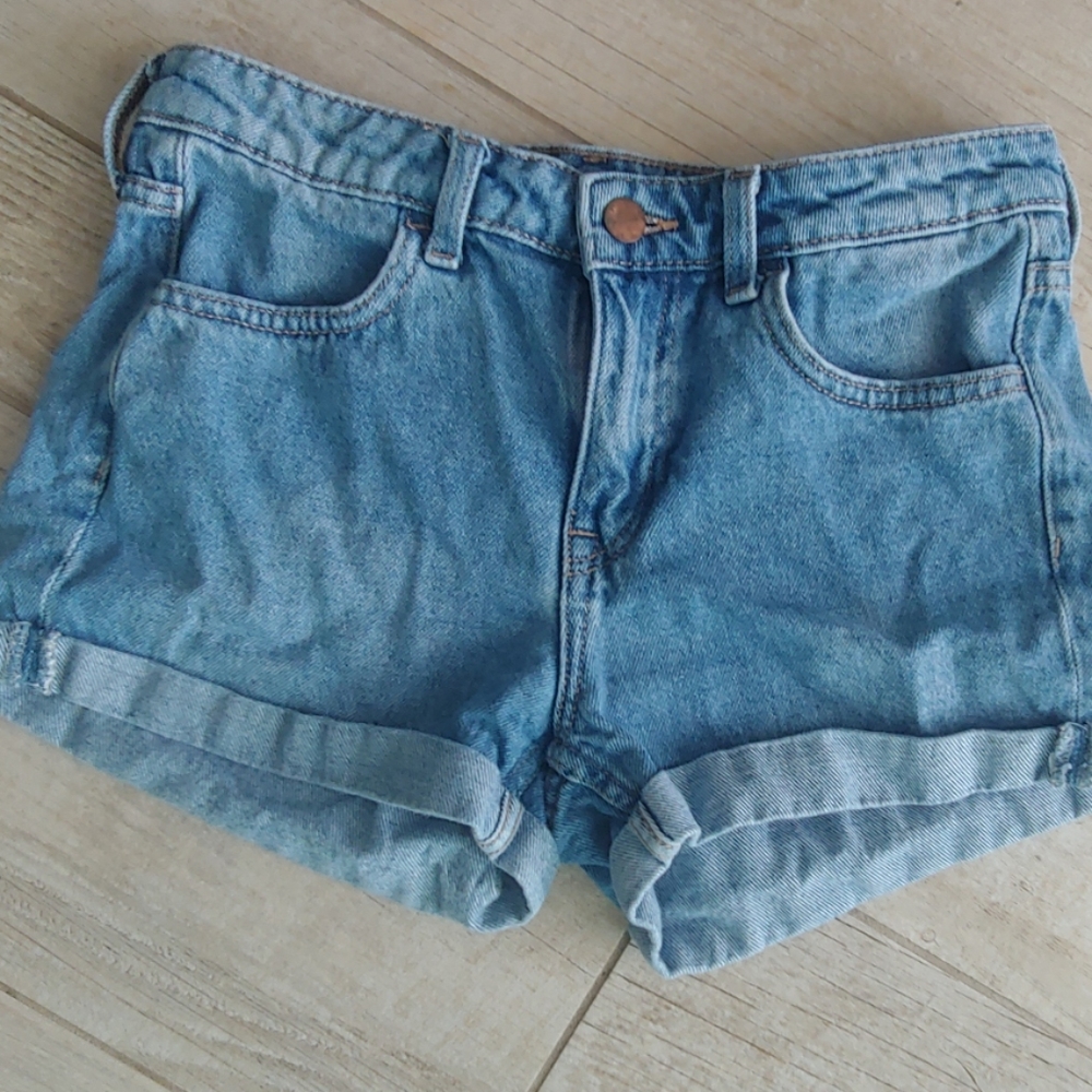 H&M blue denim shorts size 4 like new